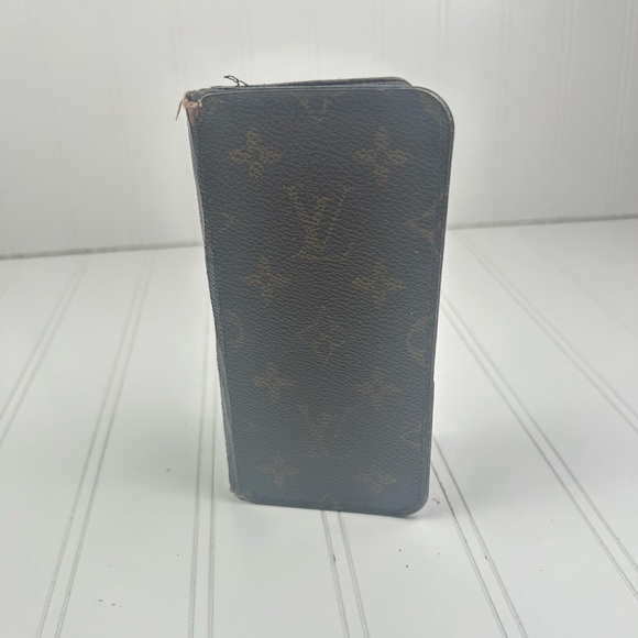 Louis Vuitton Monogram iPhone Case - Picture 7 of 10